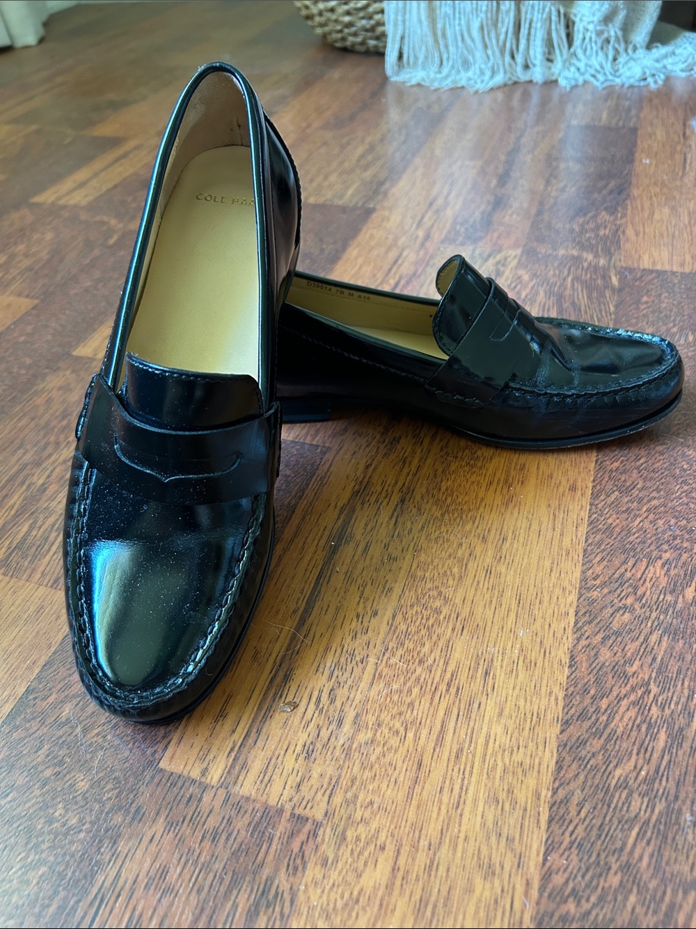 Cole Haan Black Patent Penny Loafers women’s 7 EUC